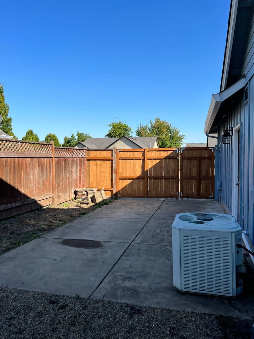 Eugene House: 5980 Kistler Lane