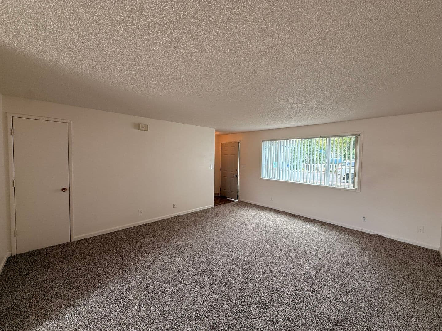 Creswell Apartment: 92 N 8th Street