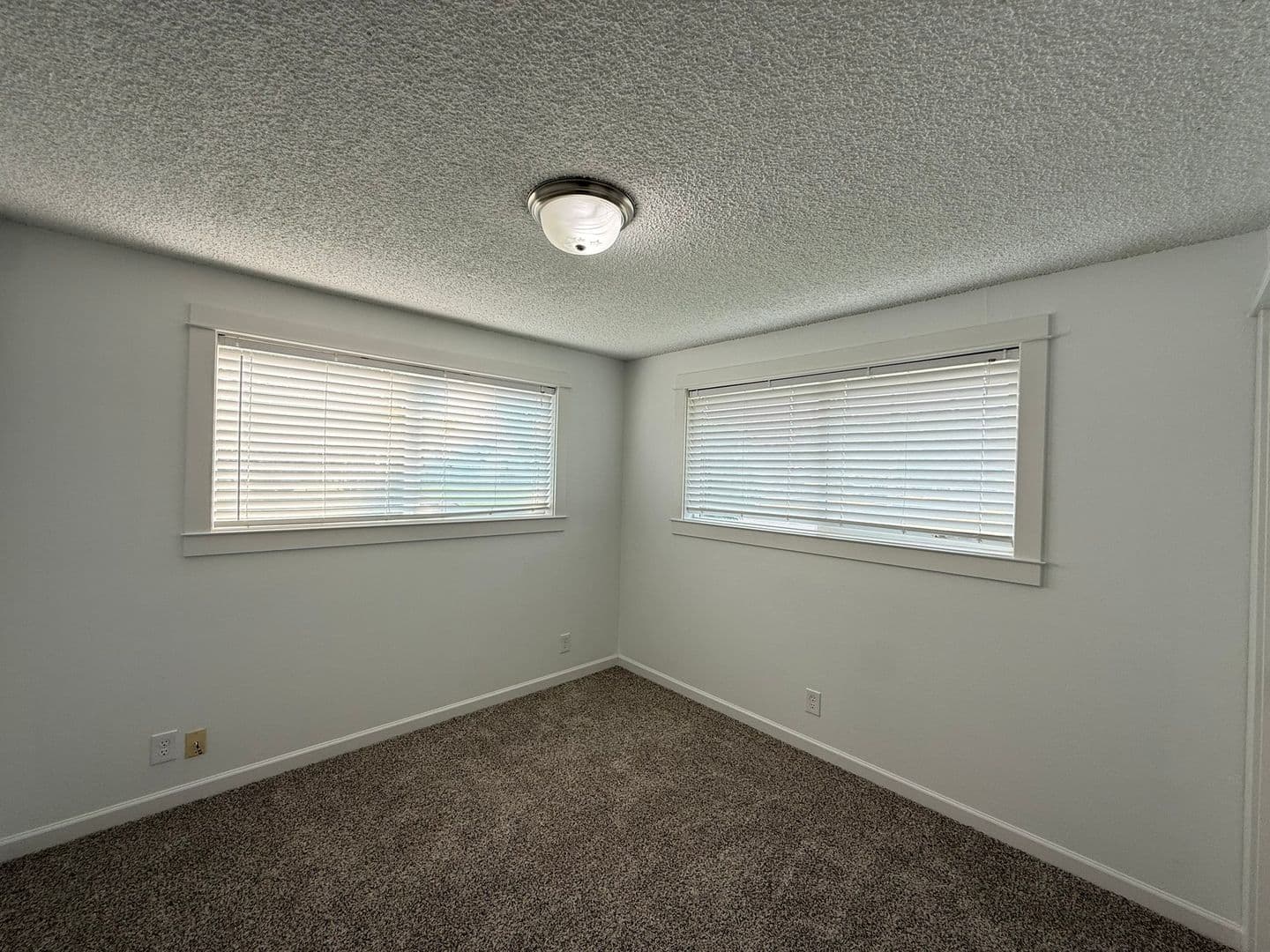 Eugene Apartment: 595 Mar Loop