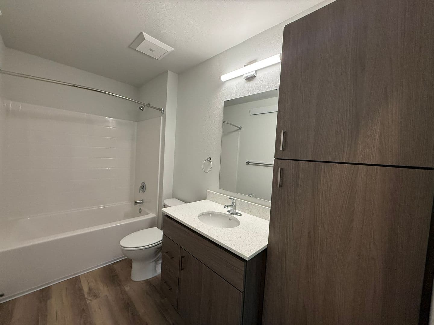 Springfield Apartment: 1888 5th Street