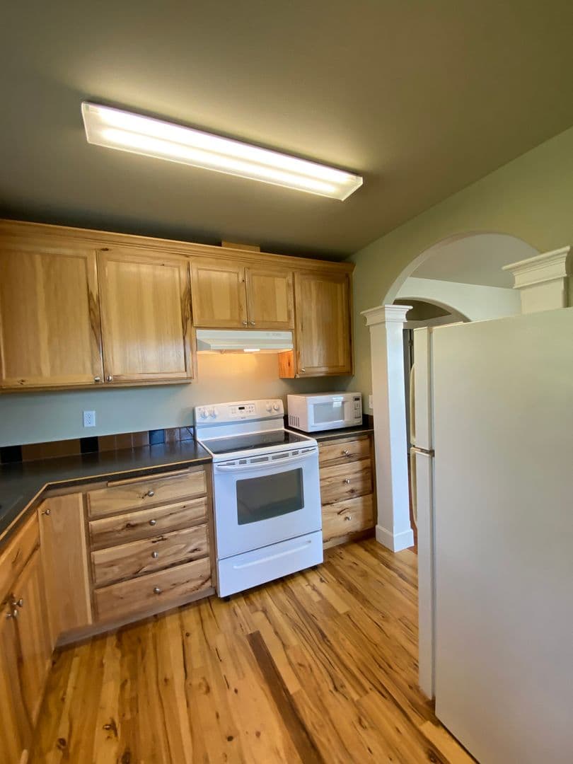 Springfield House: 170 S 42nd Street