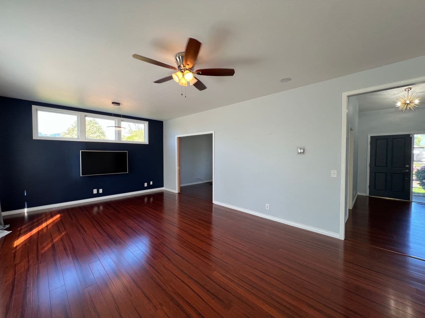 Eugene House: 1592 Kingston Way