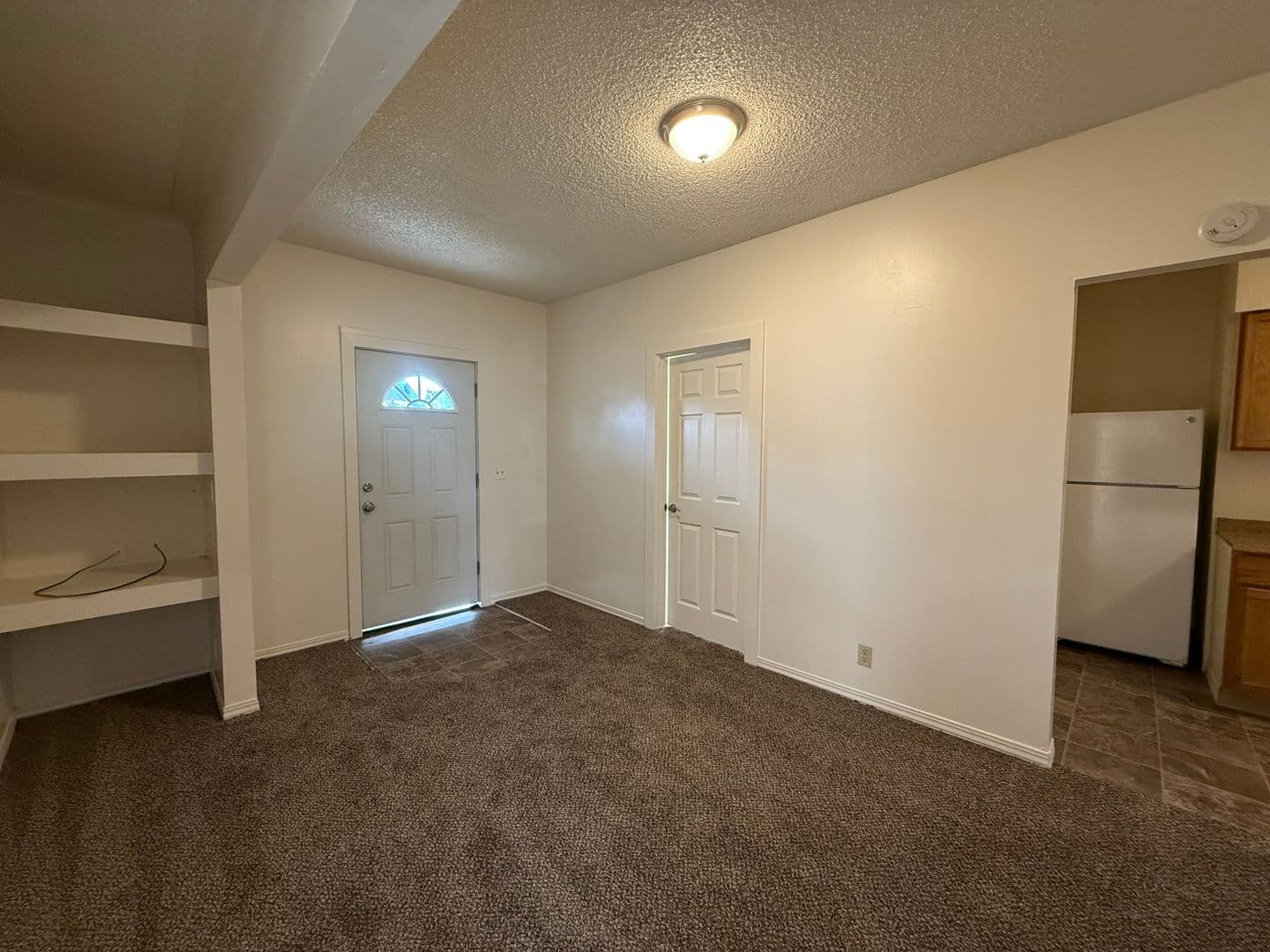 Eugene Apartment: 771 W 7th Ave