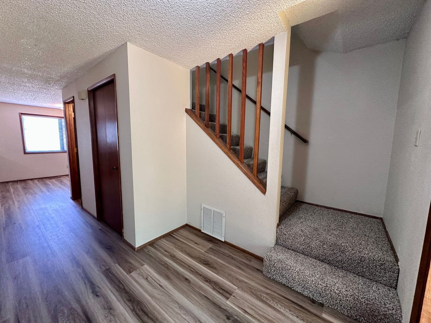 Springfield House: 970 S 55th Place