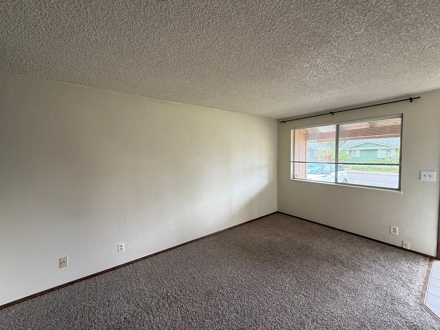 Veneta Apartment: 25116 Cheney Drive
