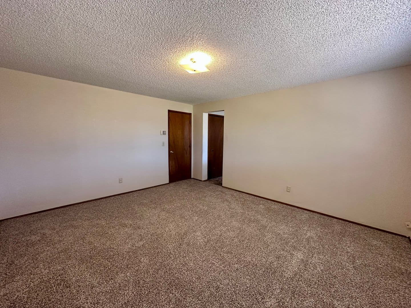 Springfield House: 970 S 55th Place