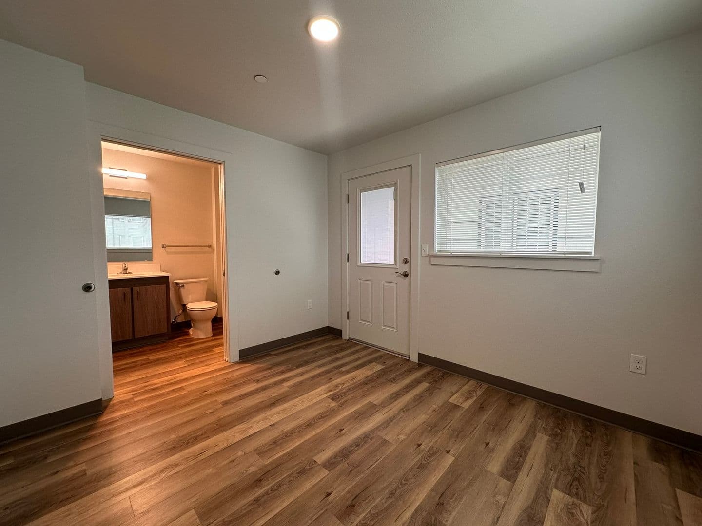 Springfield Apartment: 1866 5th Street