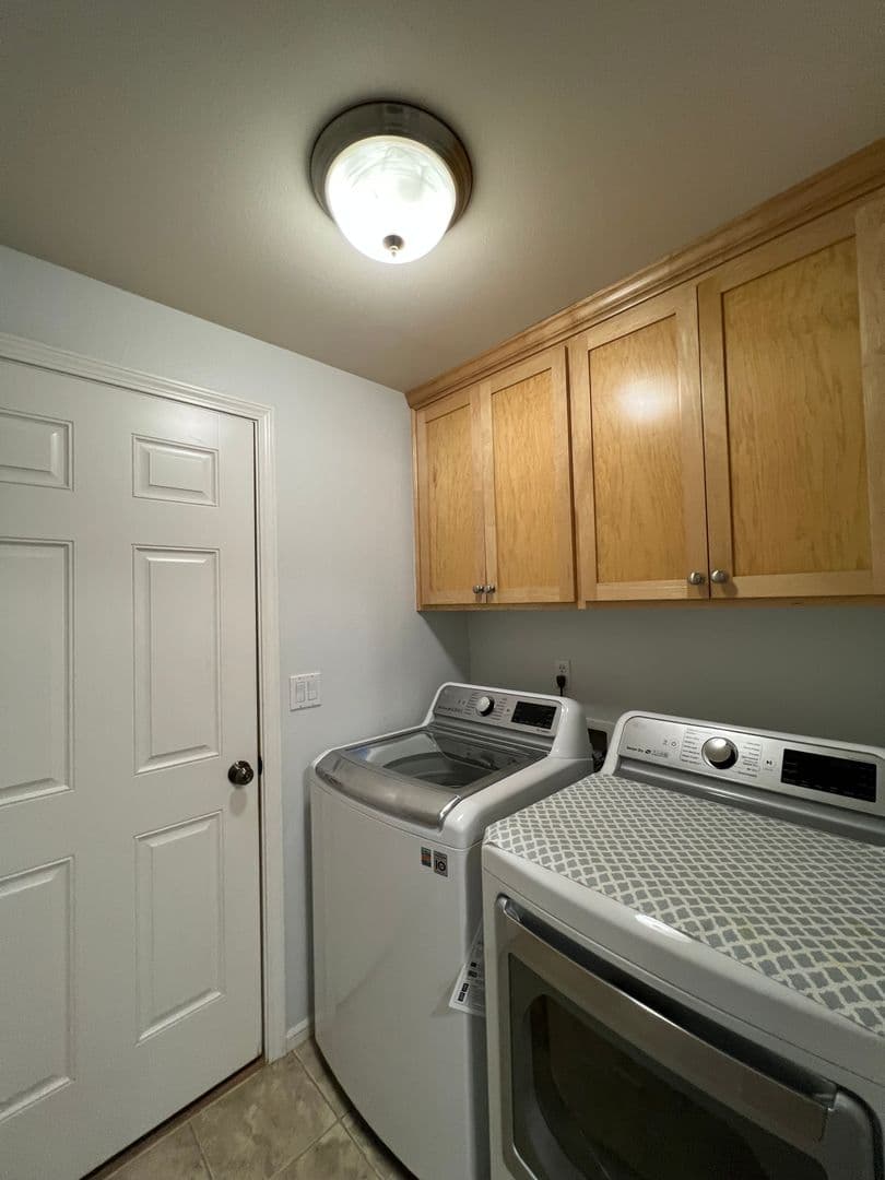 Eugene House: 5980 Kistler Lane