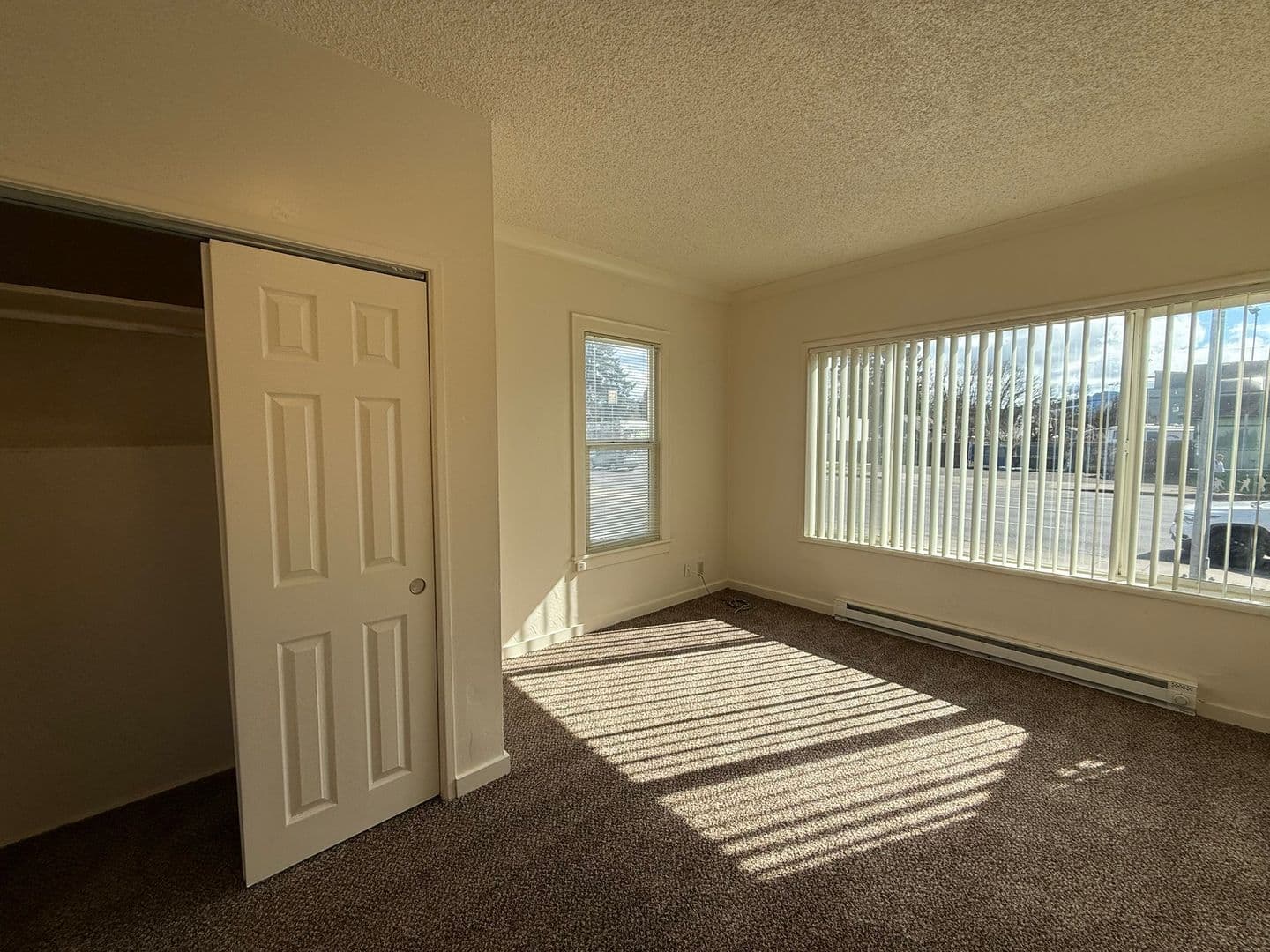 Eugene Apartment: 771 W 7th Ave