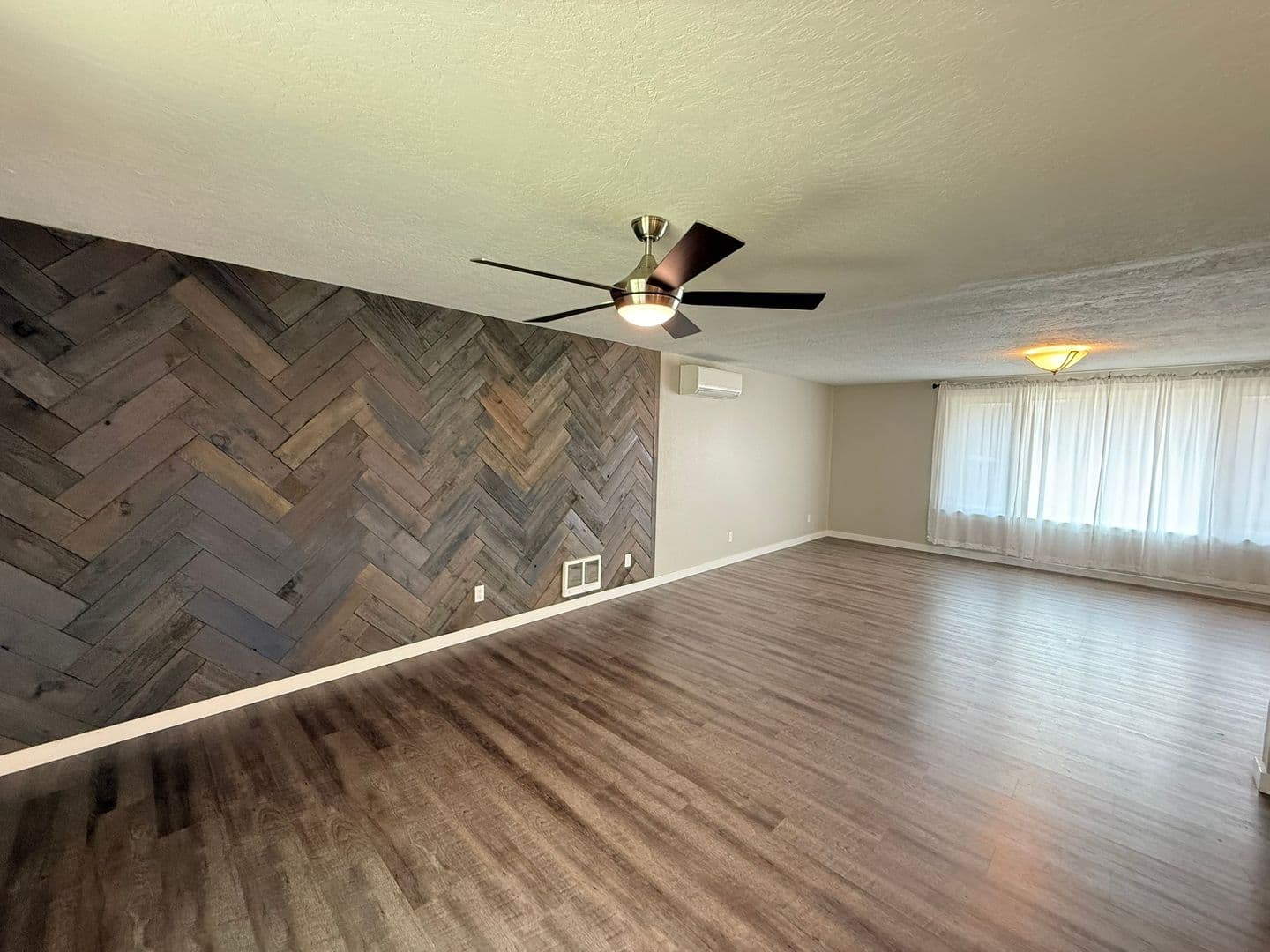 Cottage Grove House: 640 Lincoln Ave