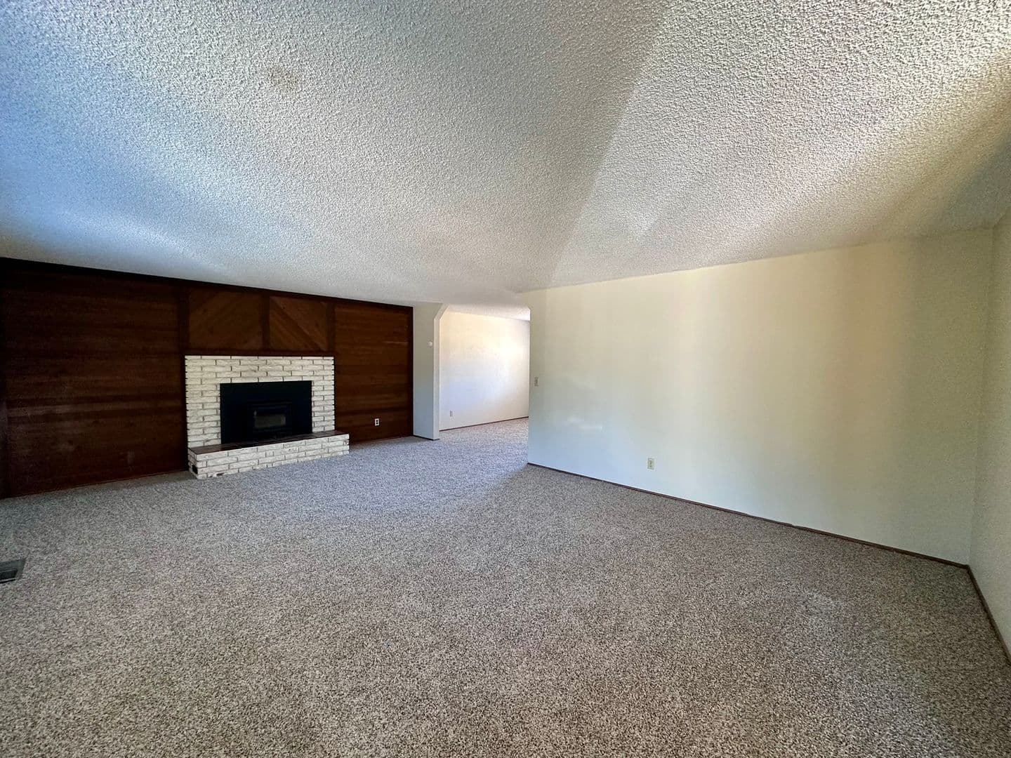 Springfield House: 970 S 55th Place
