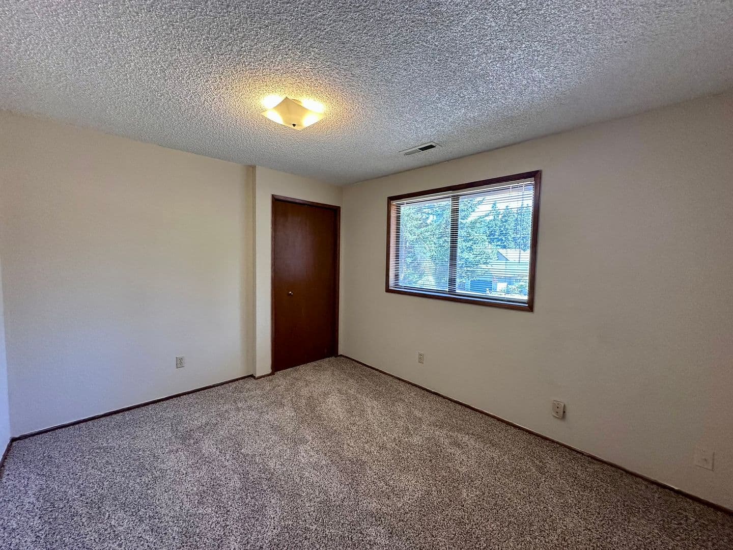 Springfield House: 970 S 55th Place