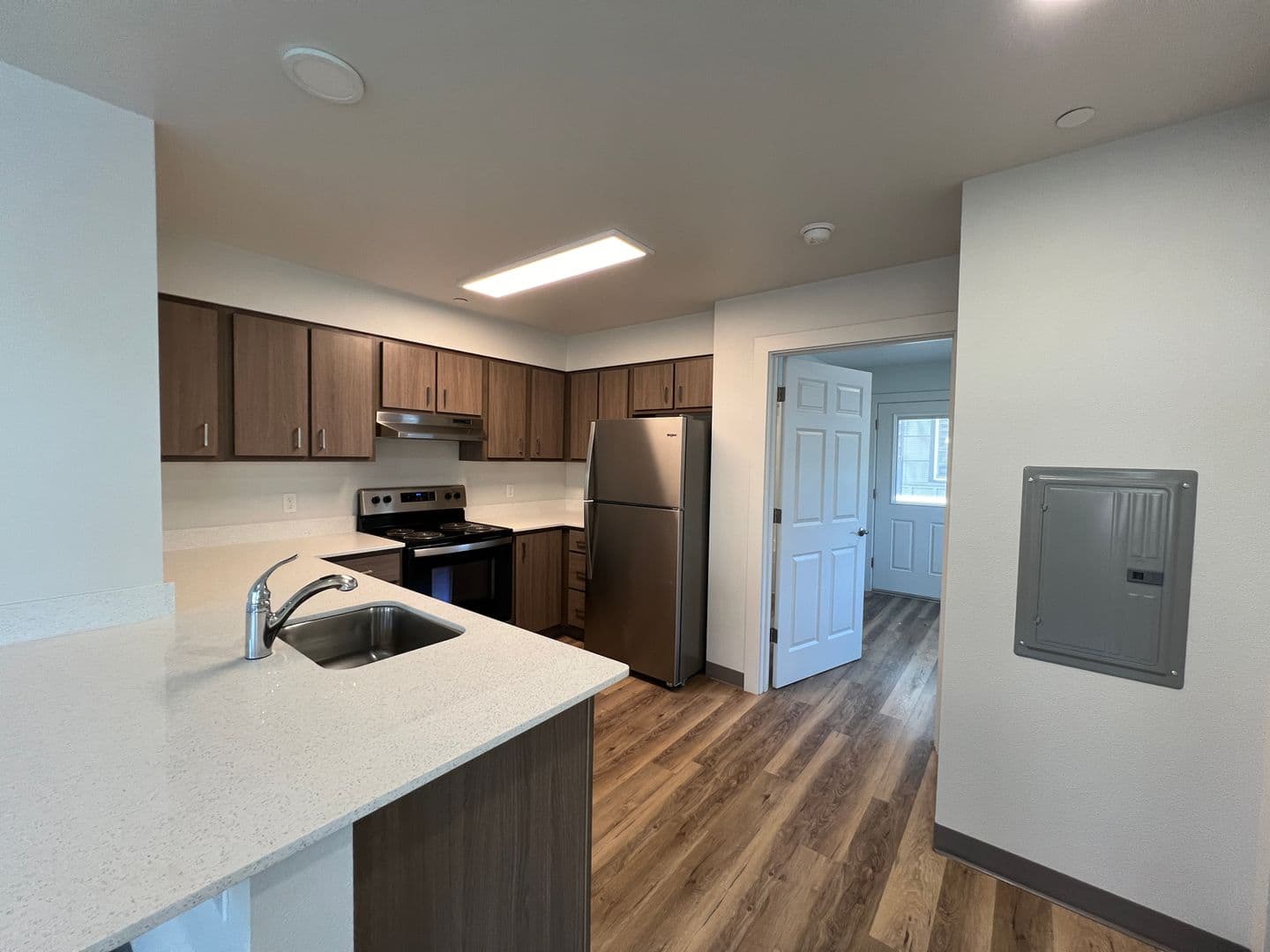 Springfield Apartment: 1866 5th Street