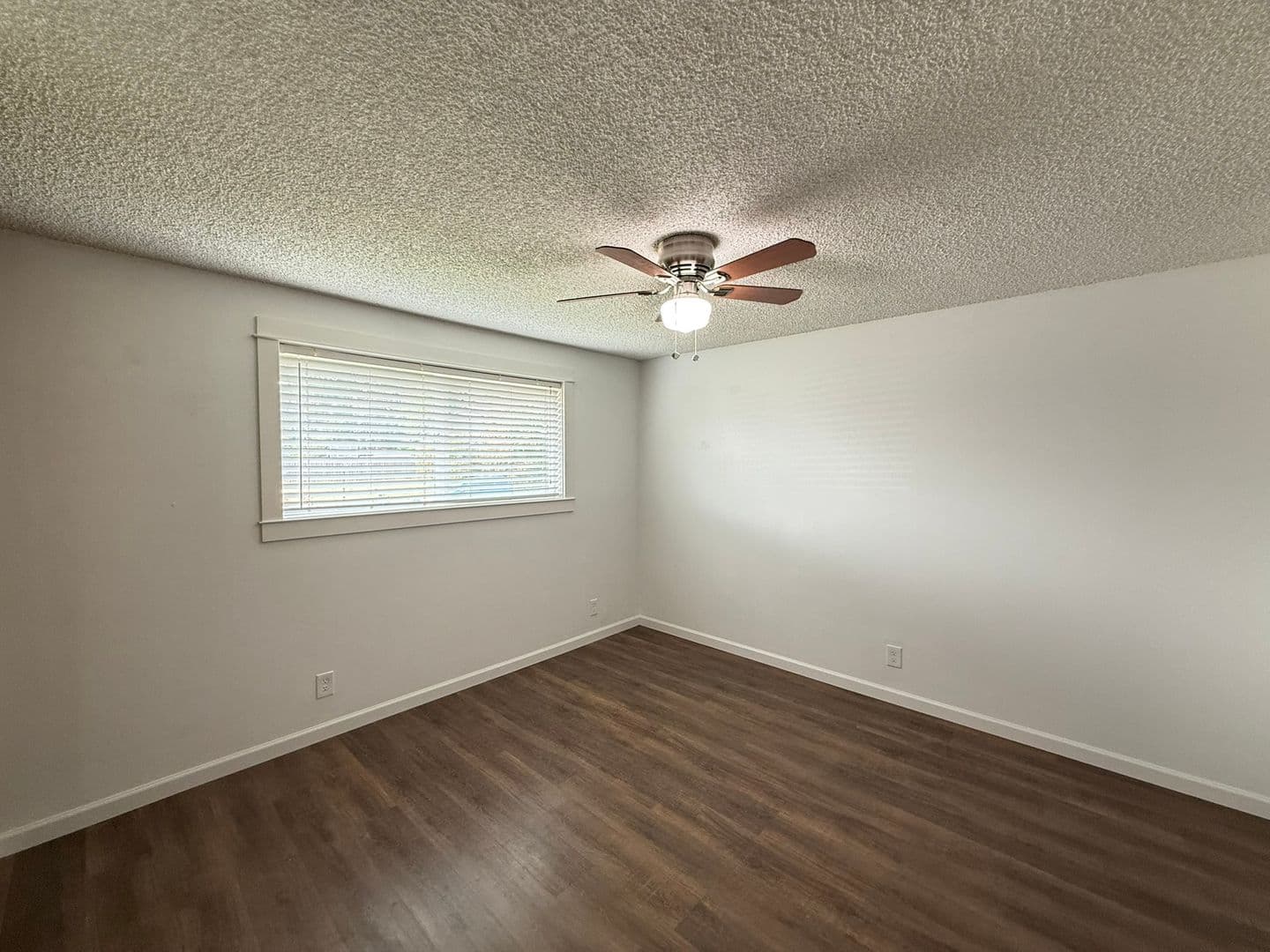 Eugene Apartment: 595 Mar Loop