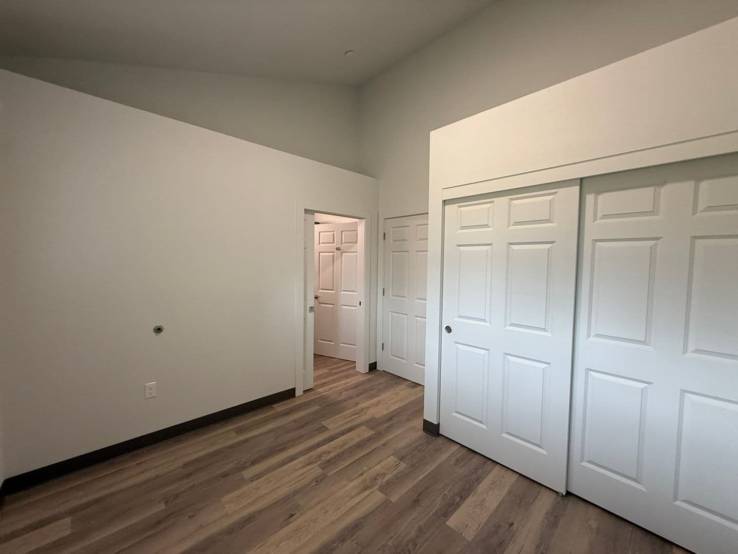 Springfield Apartment: 1888 5th Street