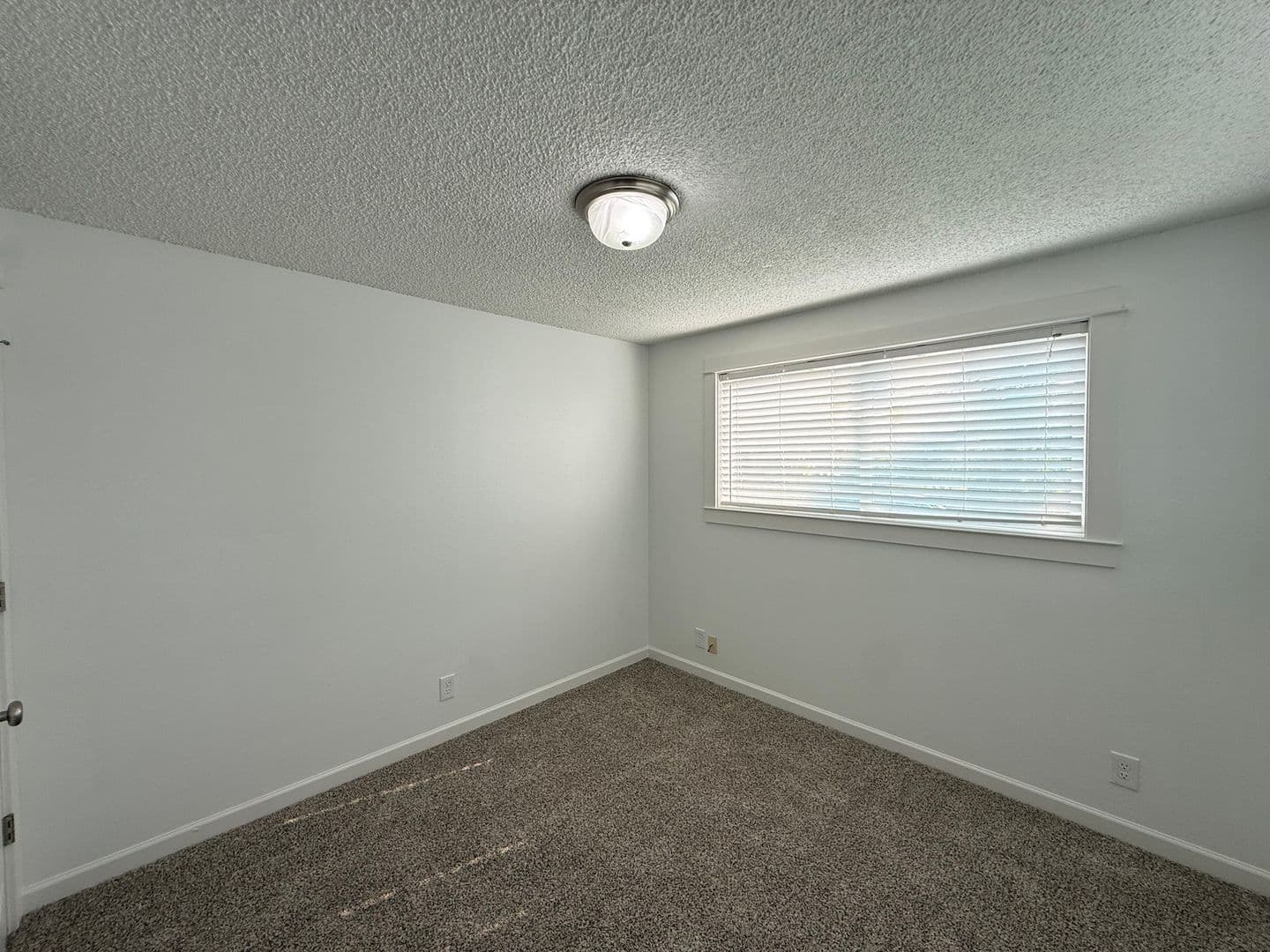 Eugene Apartment: 595 Mar Loop