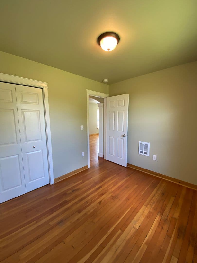 Springfield House: 170 S 42nd Street