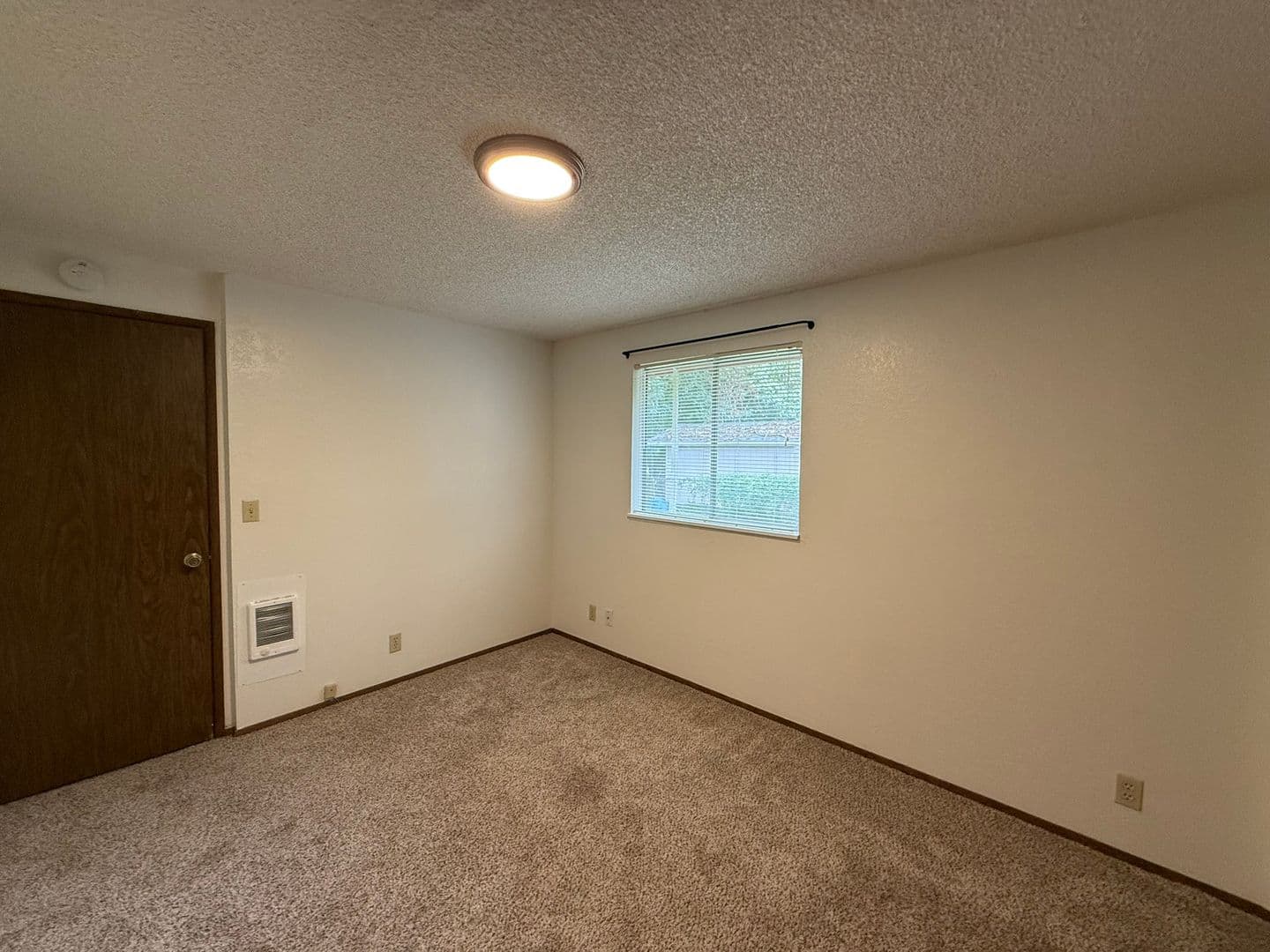 Veneta Apartment: 25116 Cheney Drive