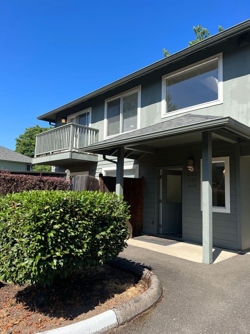 Eugene Apartment: 1622 W Broadway