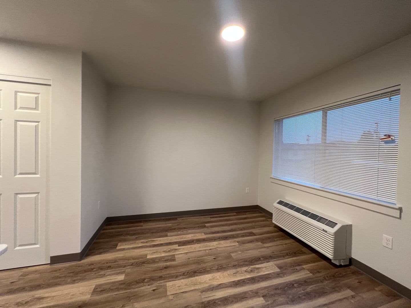 Springfield Apartment: 1866 5th Street