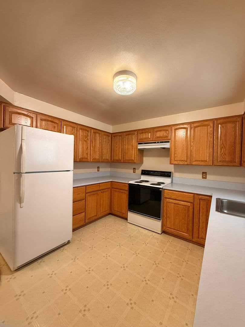 Eugene House: 2148 Grove St