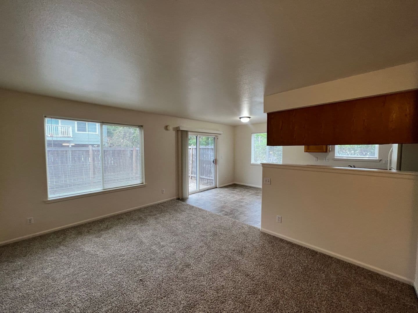 Eugene Apartment: 1622 W Broadway