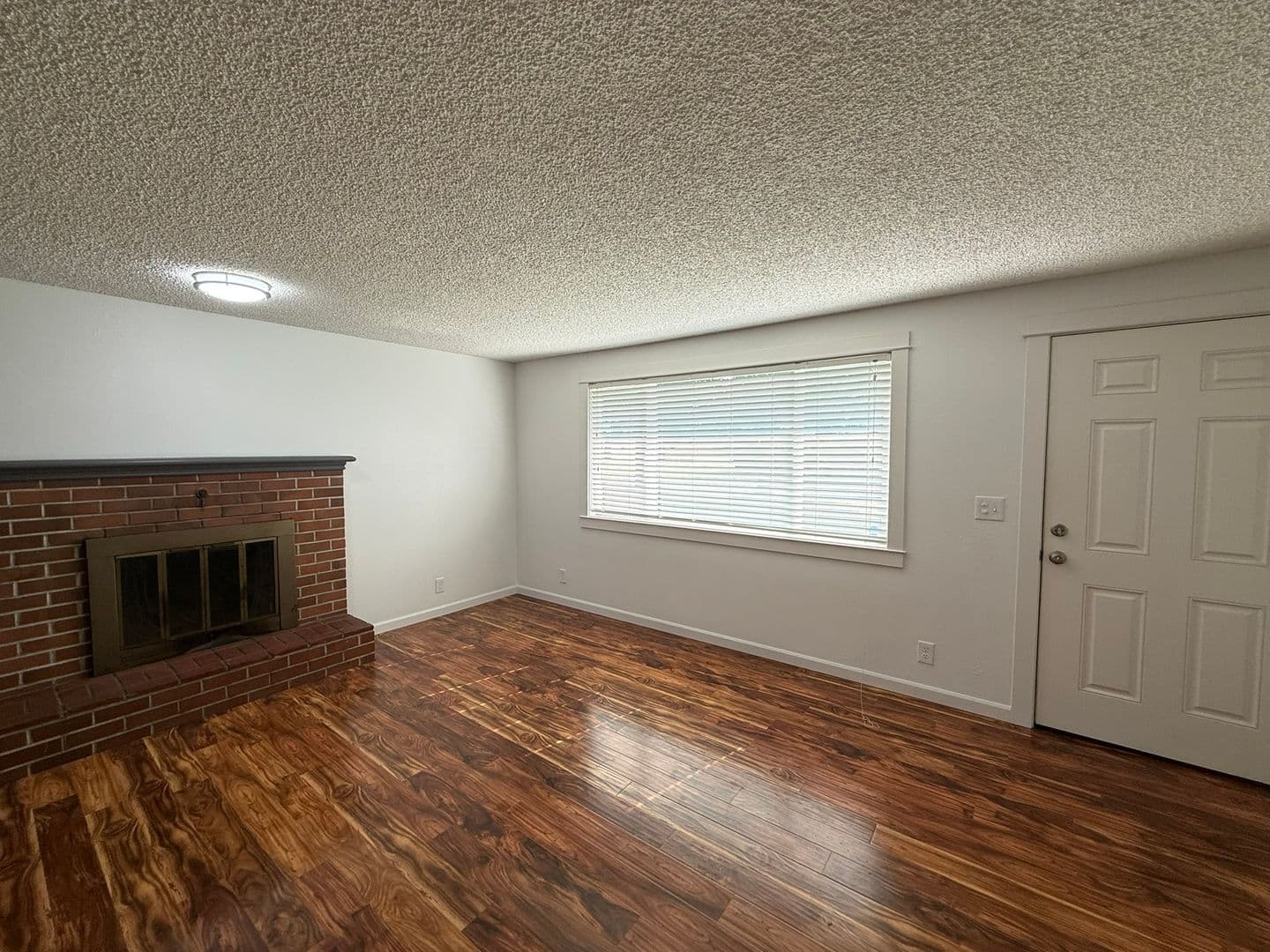 Eugene Apartment: 595 Mar Loop