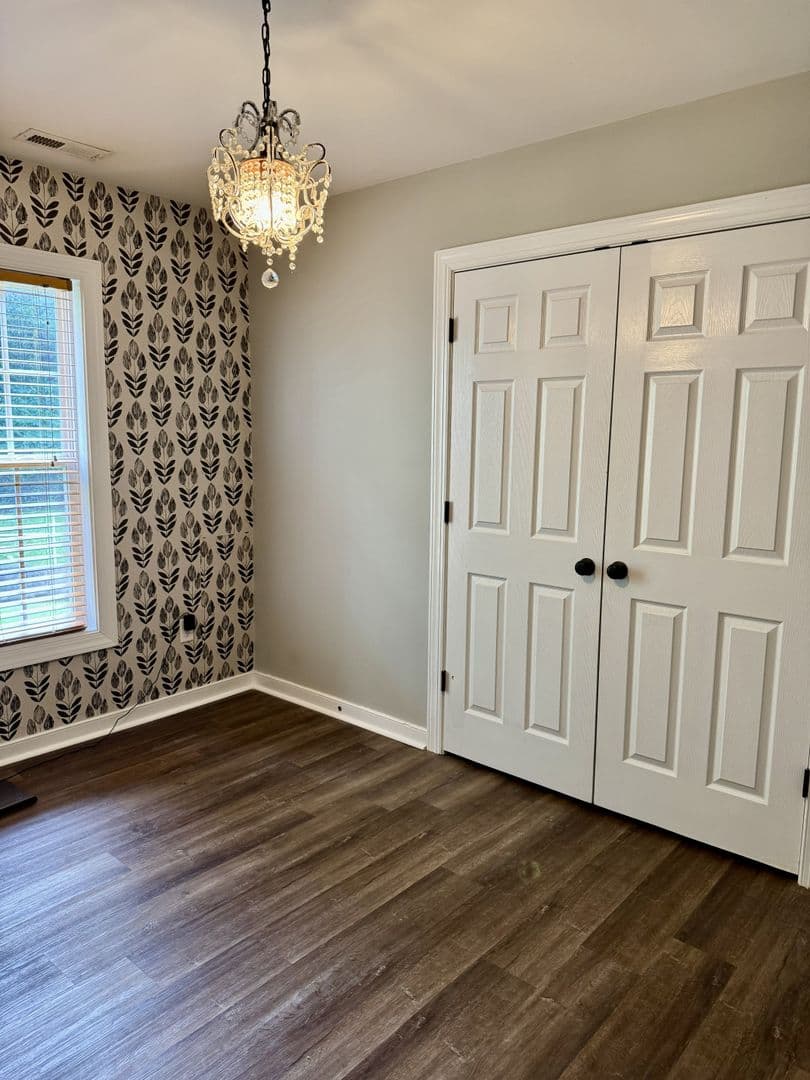 Midlothian House: 11713 Leiden Lane