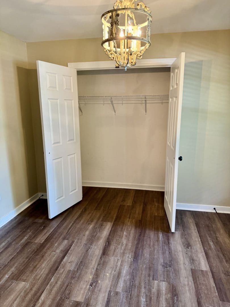 Midlothian House: 11713 Leiden Lane
