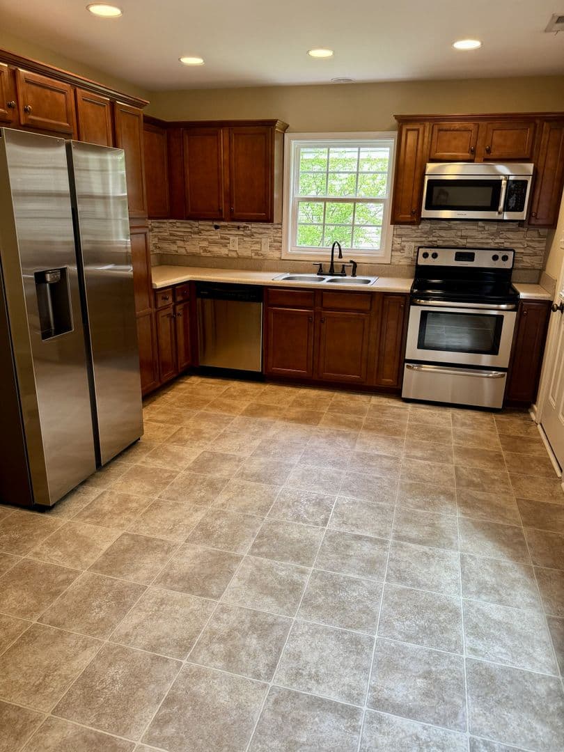 Midlothian House: 11713 Leiden Lane