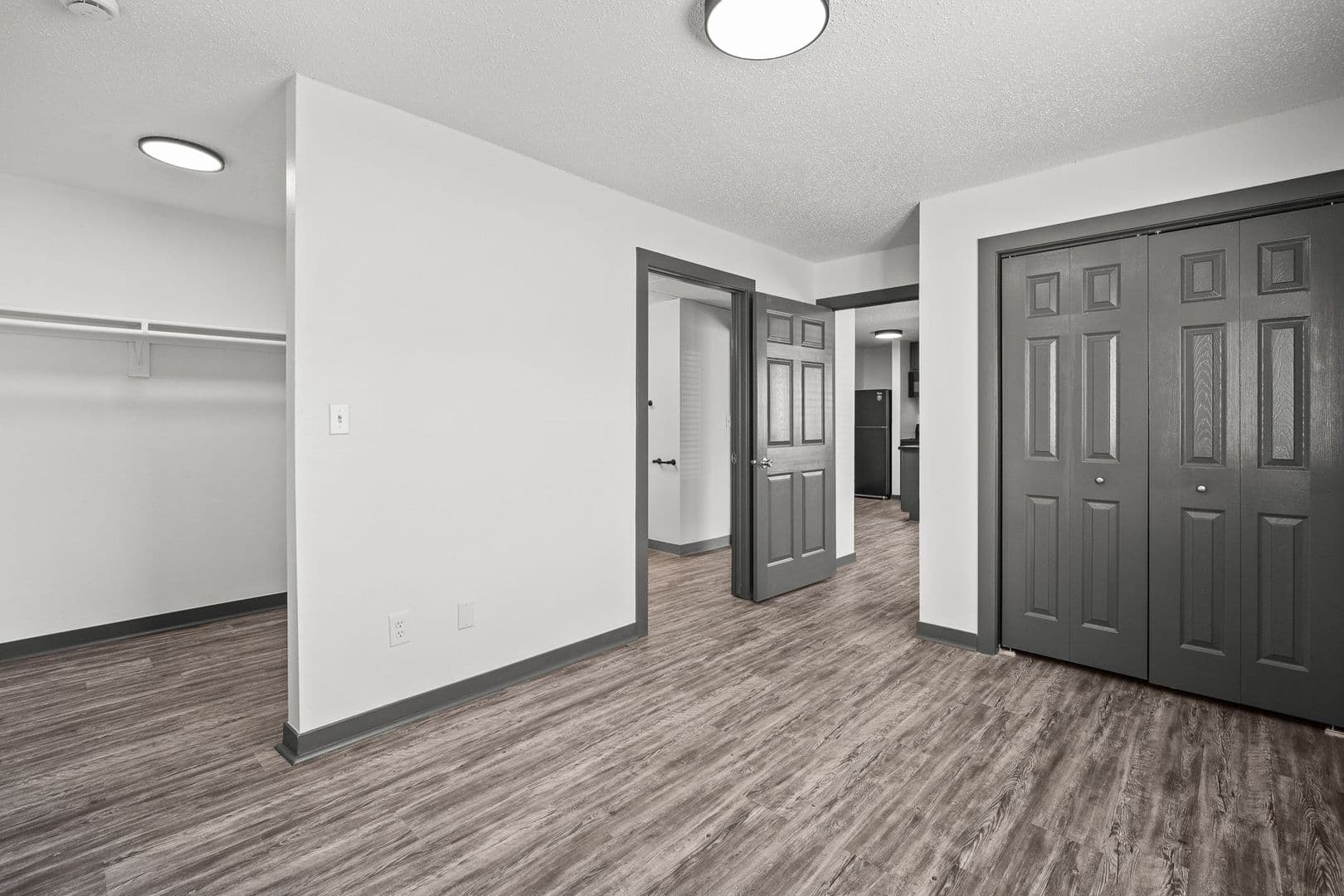 Des Moines Apartment: 2400 Hickman Rd