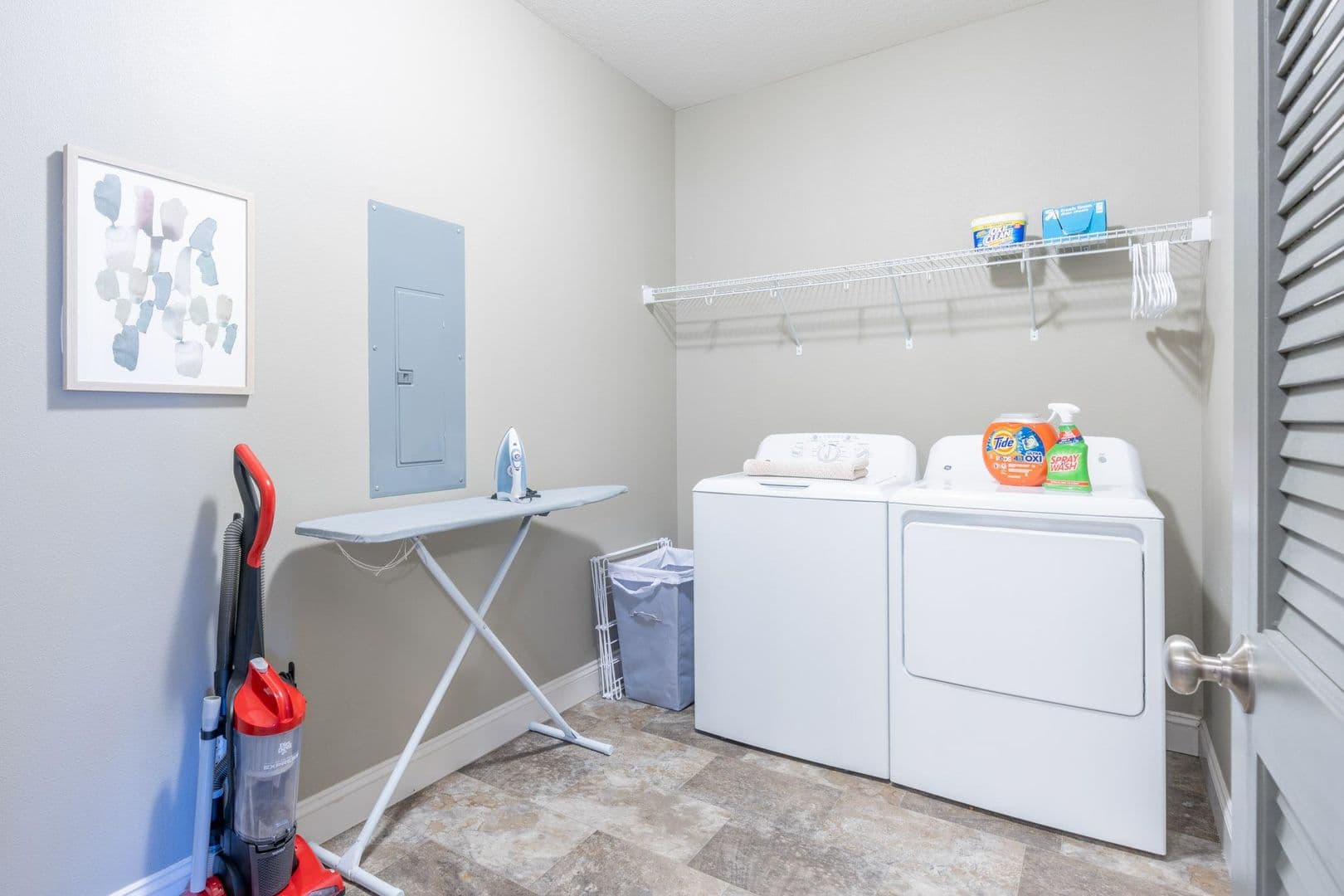 West Des Moines Apartment: 8350 Cascade Avenue
