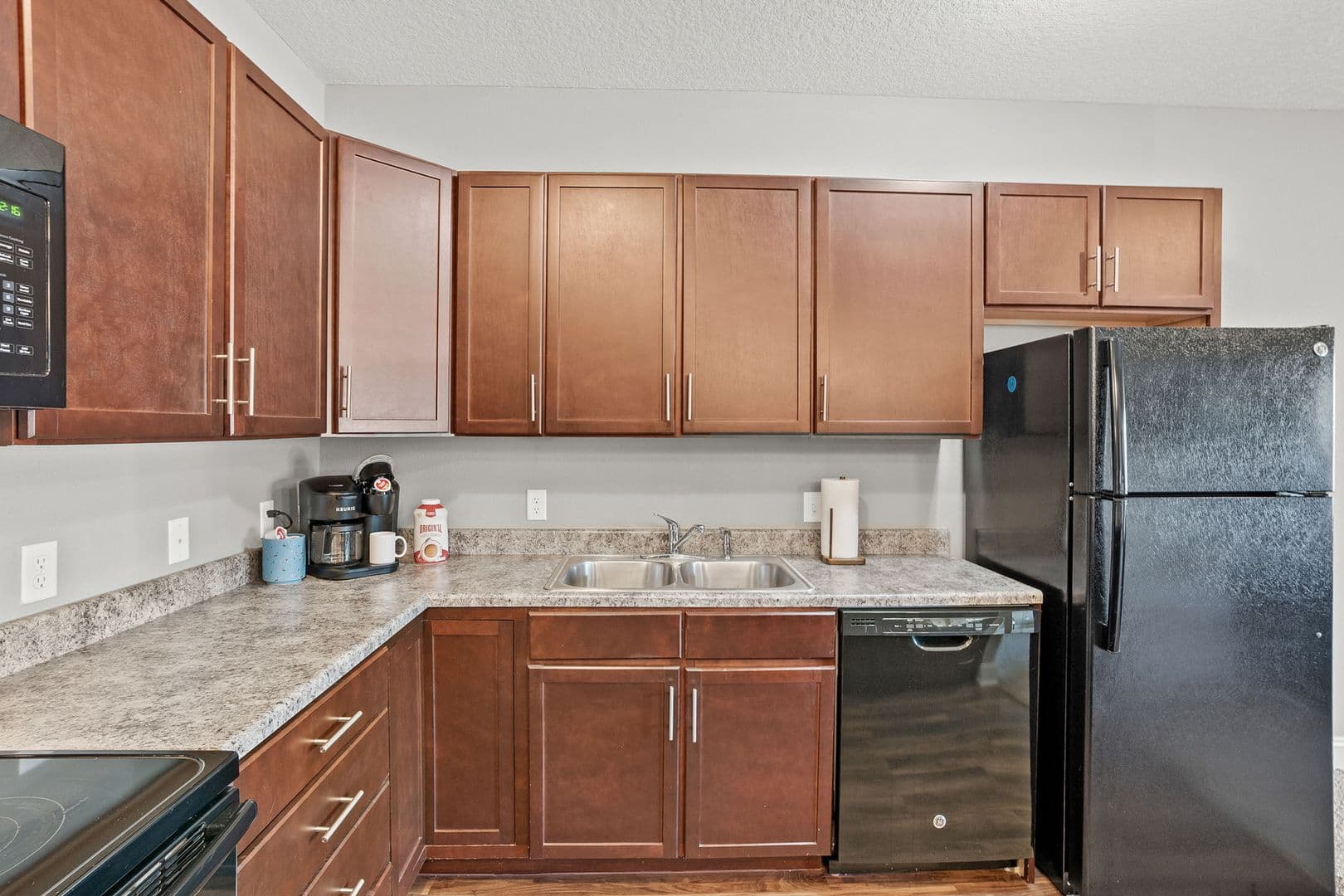 West Des Moines Apartment: 8350 Cascade Avenue