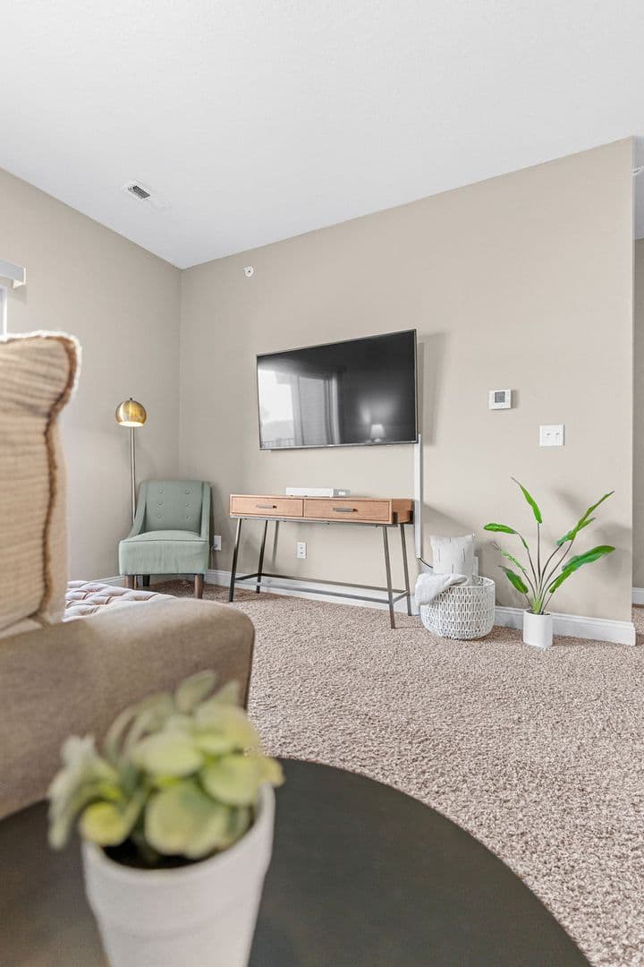 West Des Moines Apartment: 8350 Cascade Avenue