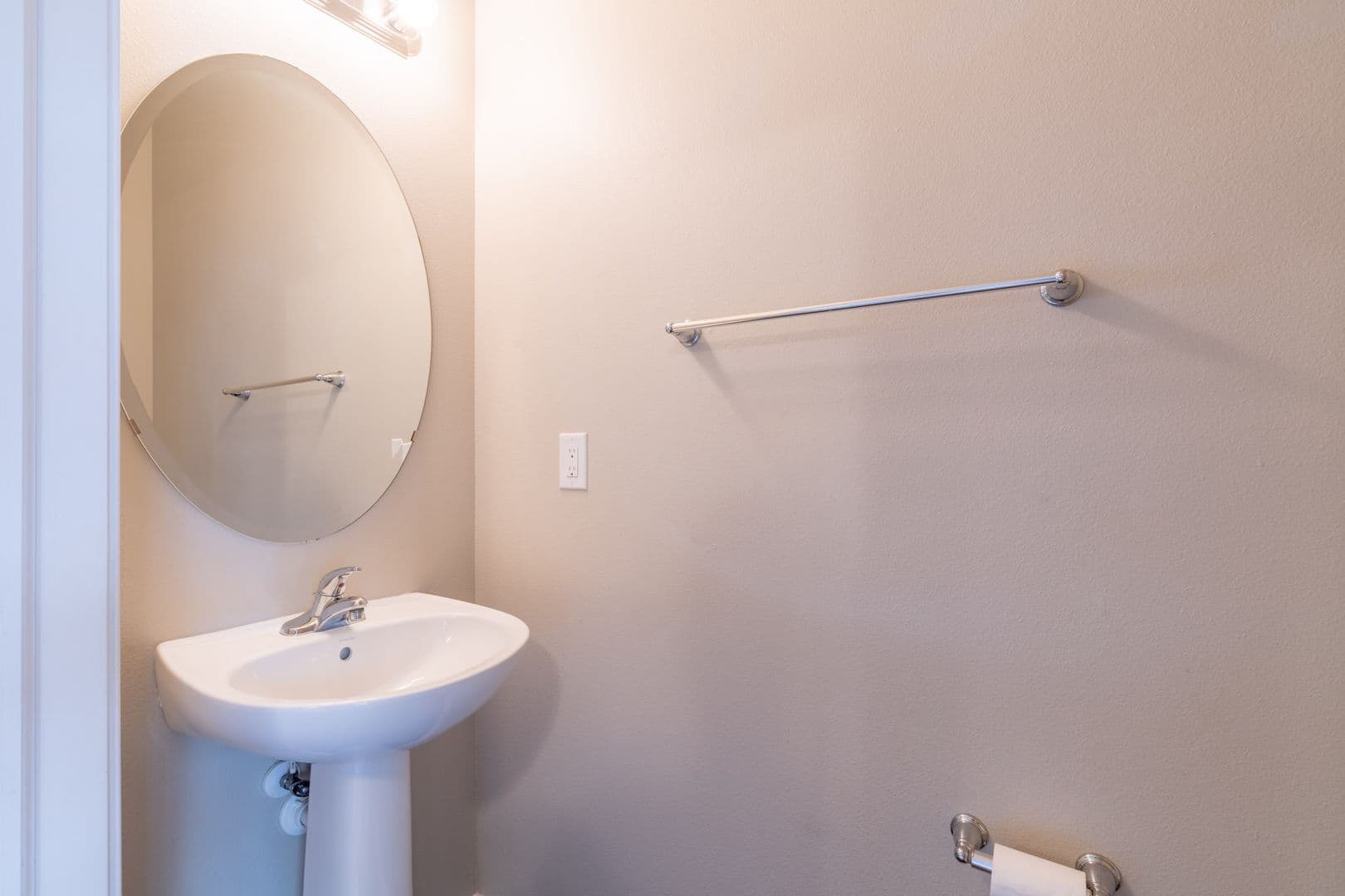 Johnston Townhome: 6813 Jack London DR