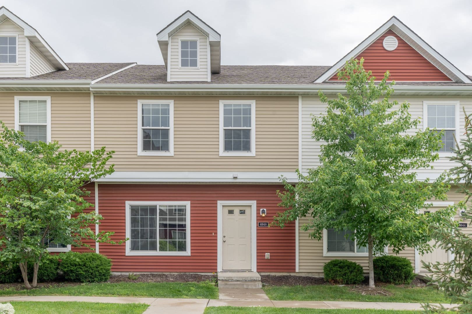 Johnston Townhome: 6813 Jack London DR