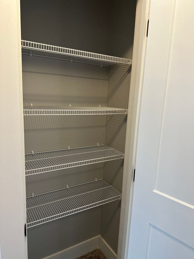 Creston Apartment: 701 West Adams