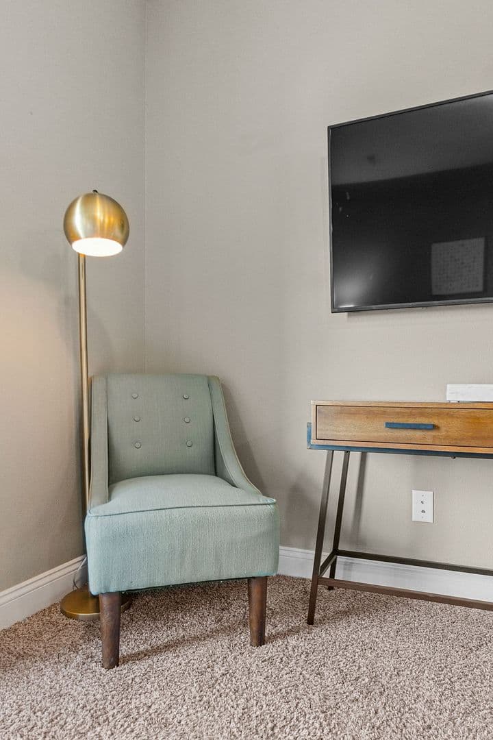 West Des Moines Apartment: 8350 Cascade Avenue