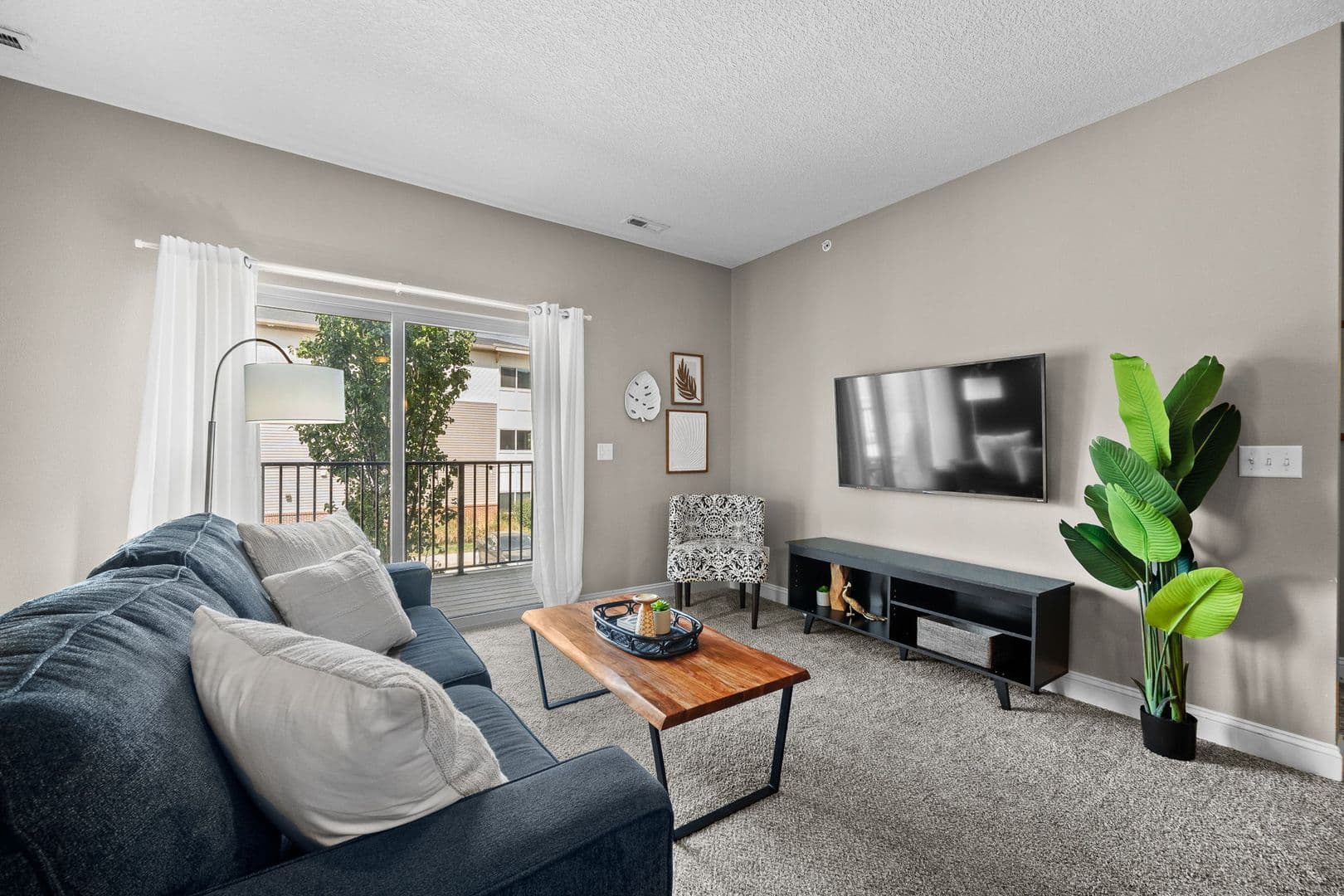 West Des Moines Apartment: 8350 Cascade Avenue