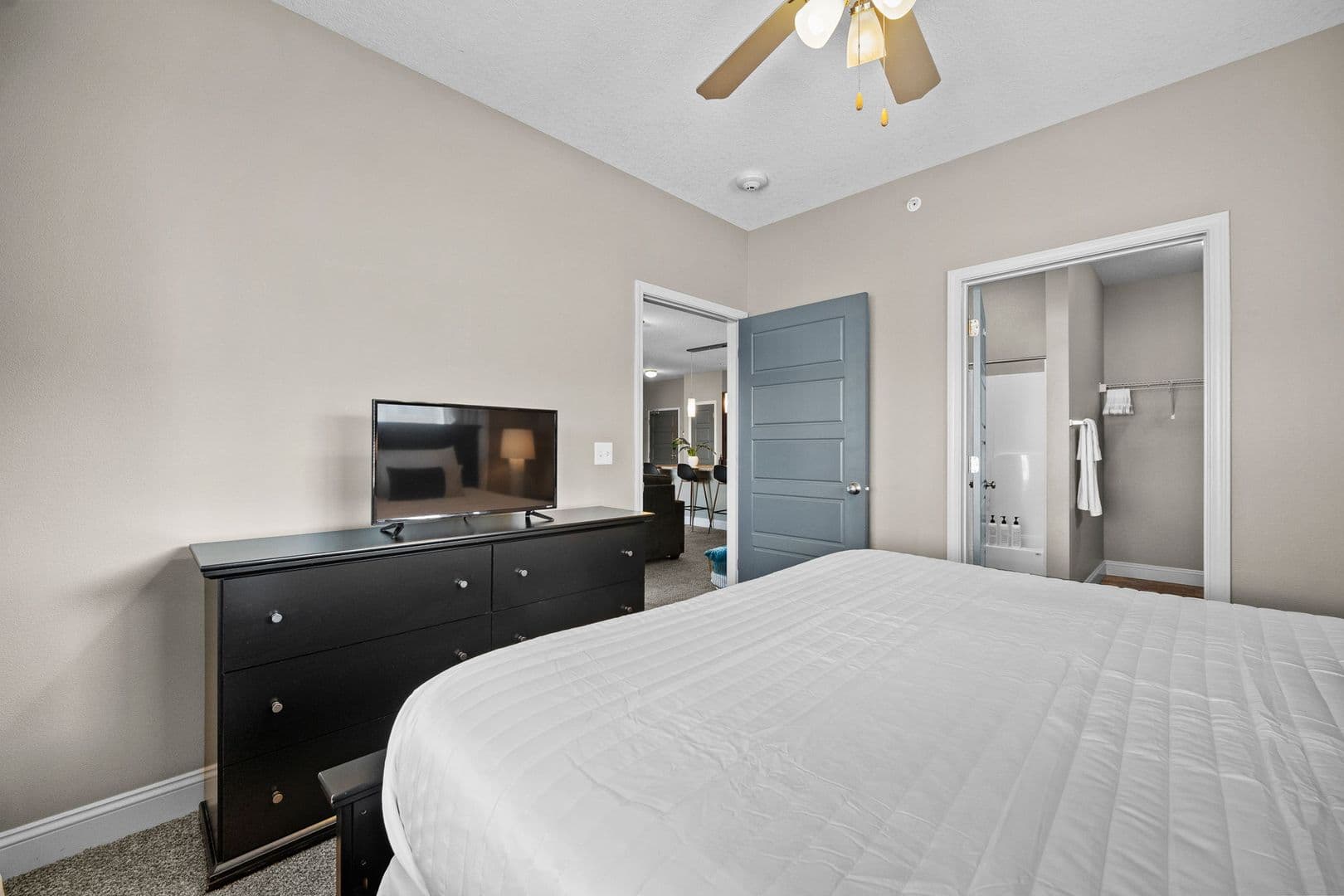 West Des Moines Apartment: 8350 Cascade Avenue