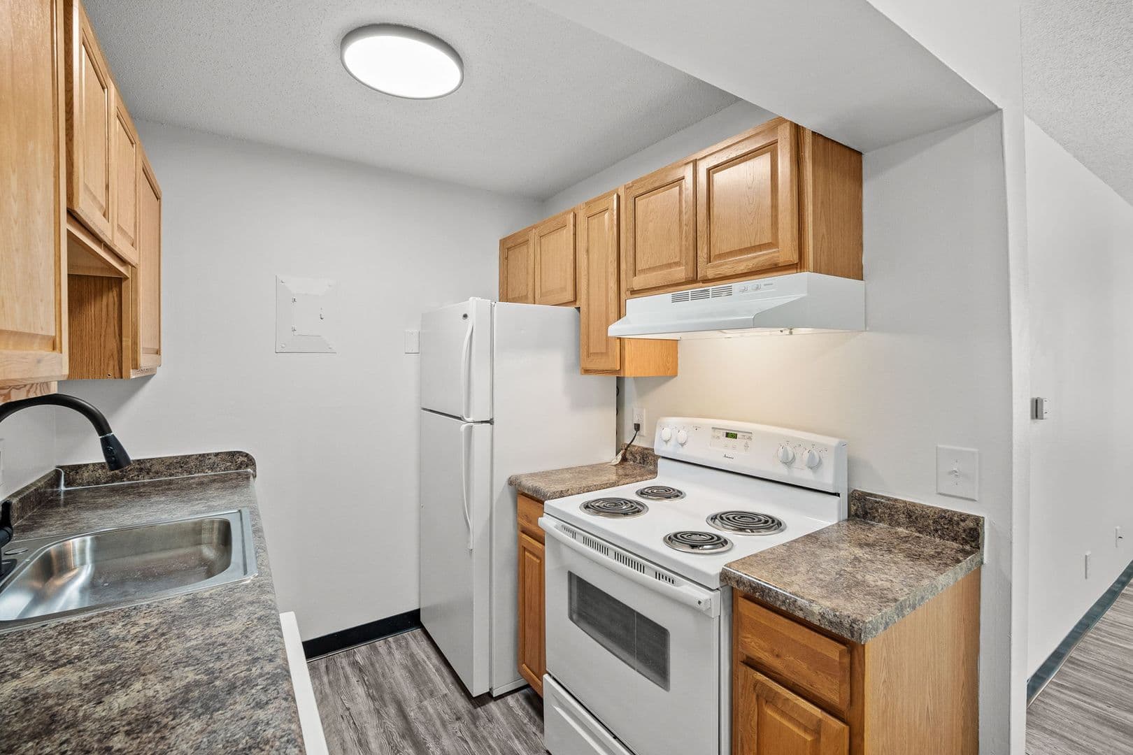 Des Moines Apartment: 2400 Hickman Rd