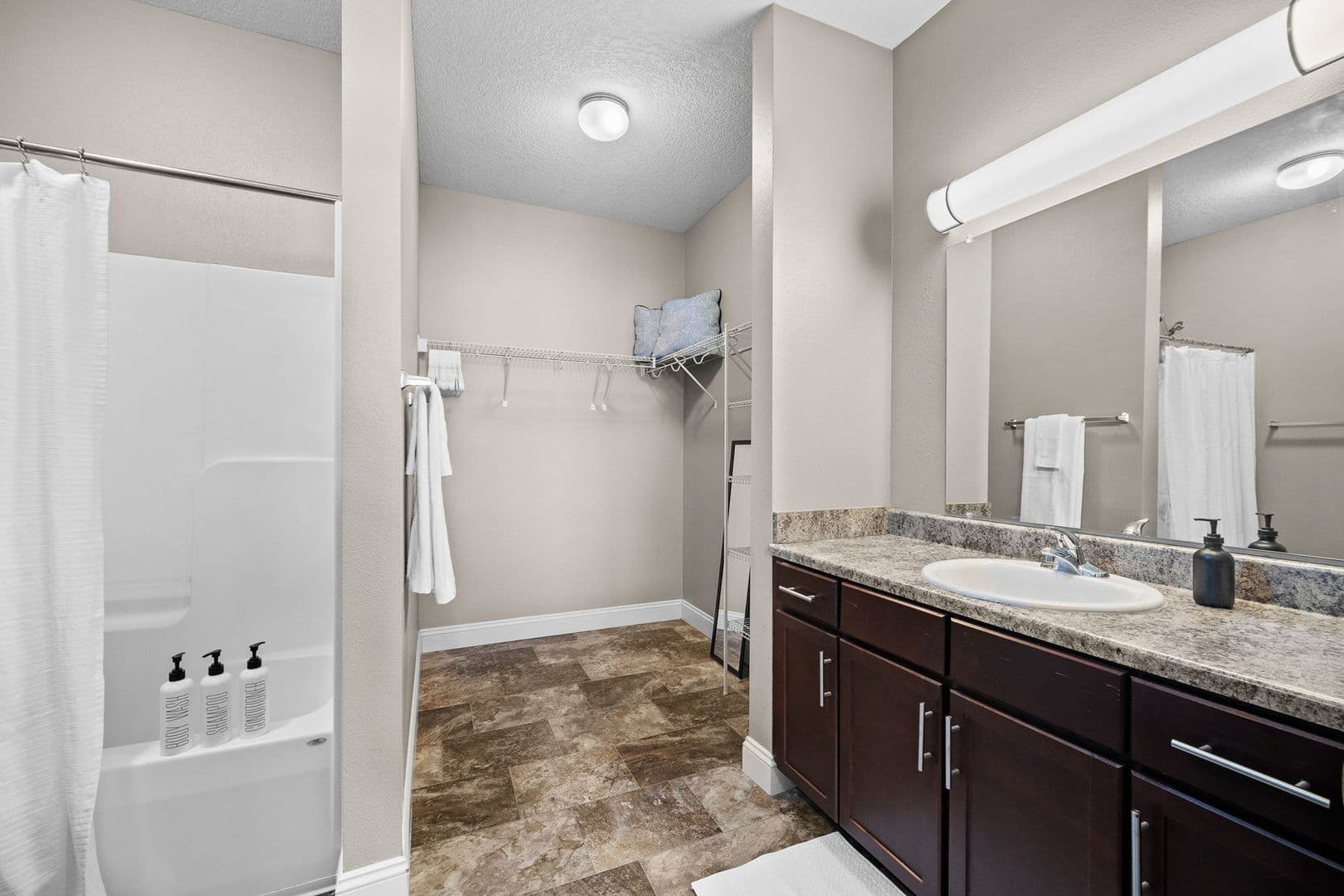 West Des Moines Apartment: 8350 Cascade Avenue