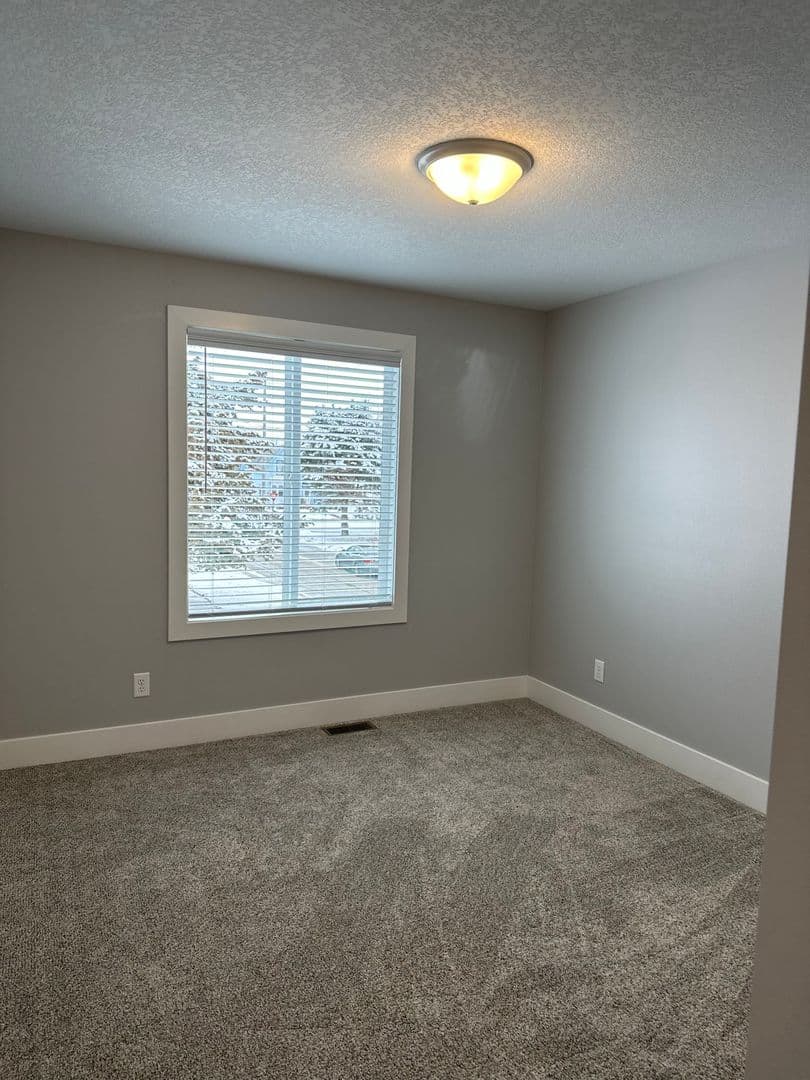 Creston Apartment: 701 West Adams