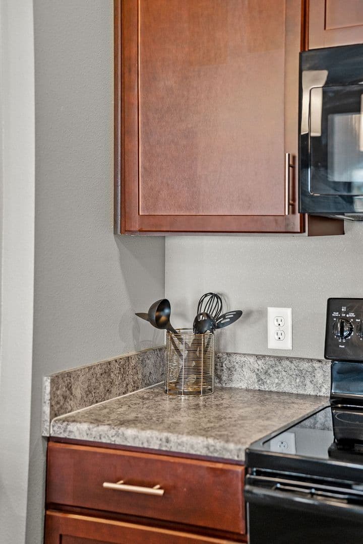 West Des Moines Apartment: 8350 Cascade Avenue