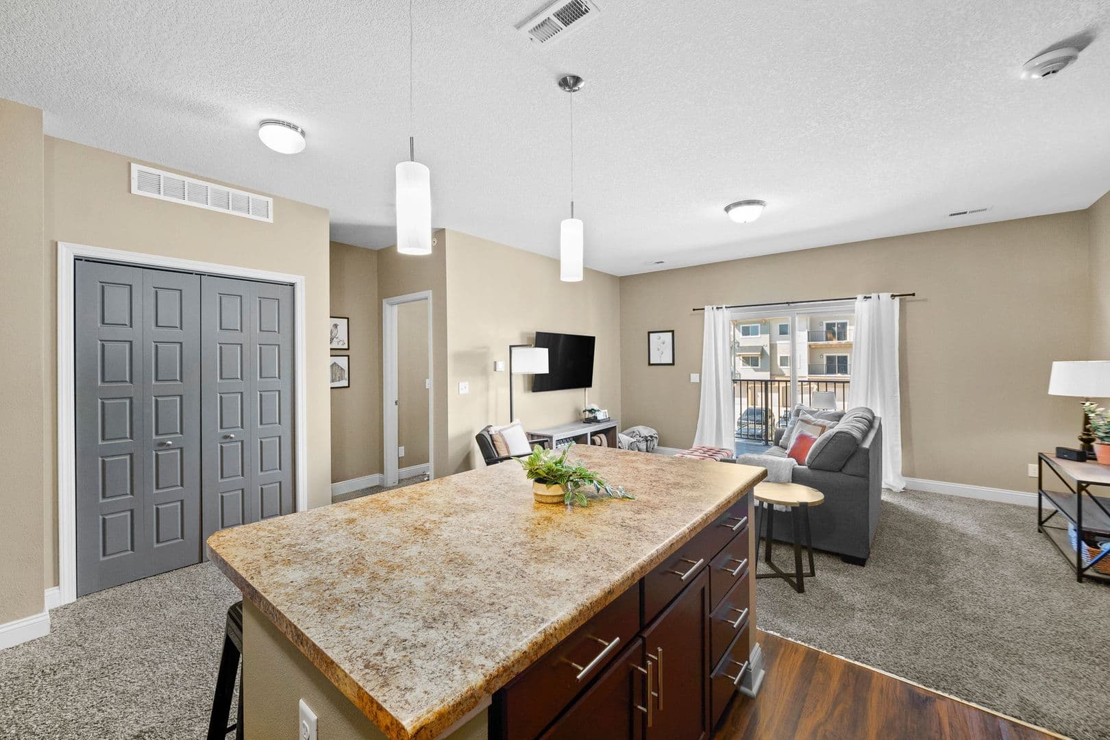 West Des Moines Apartment: 8350 Cascade Avenue
