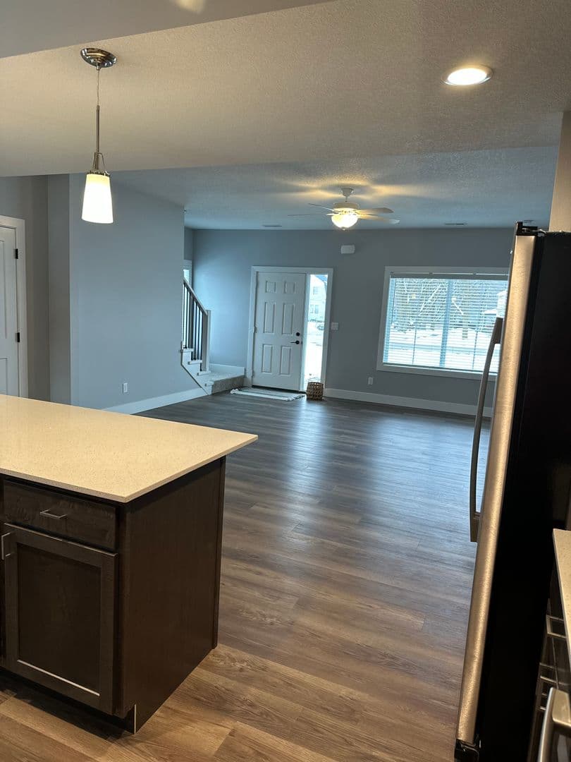 Creston Apartment: 701 West Adams