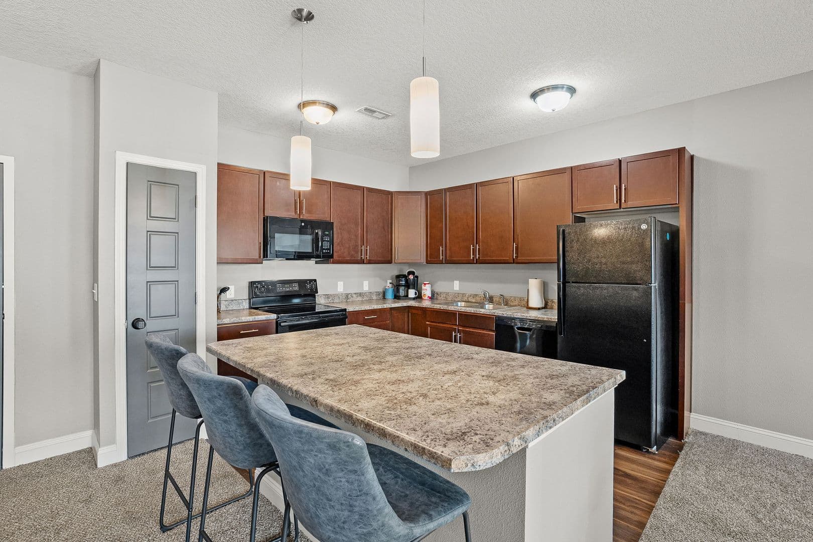West Des Moines Apartment: 8350 Cascade Avenue