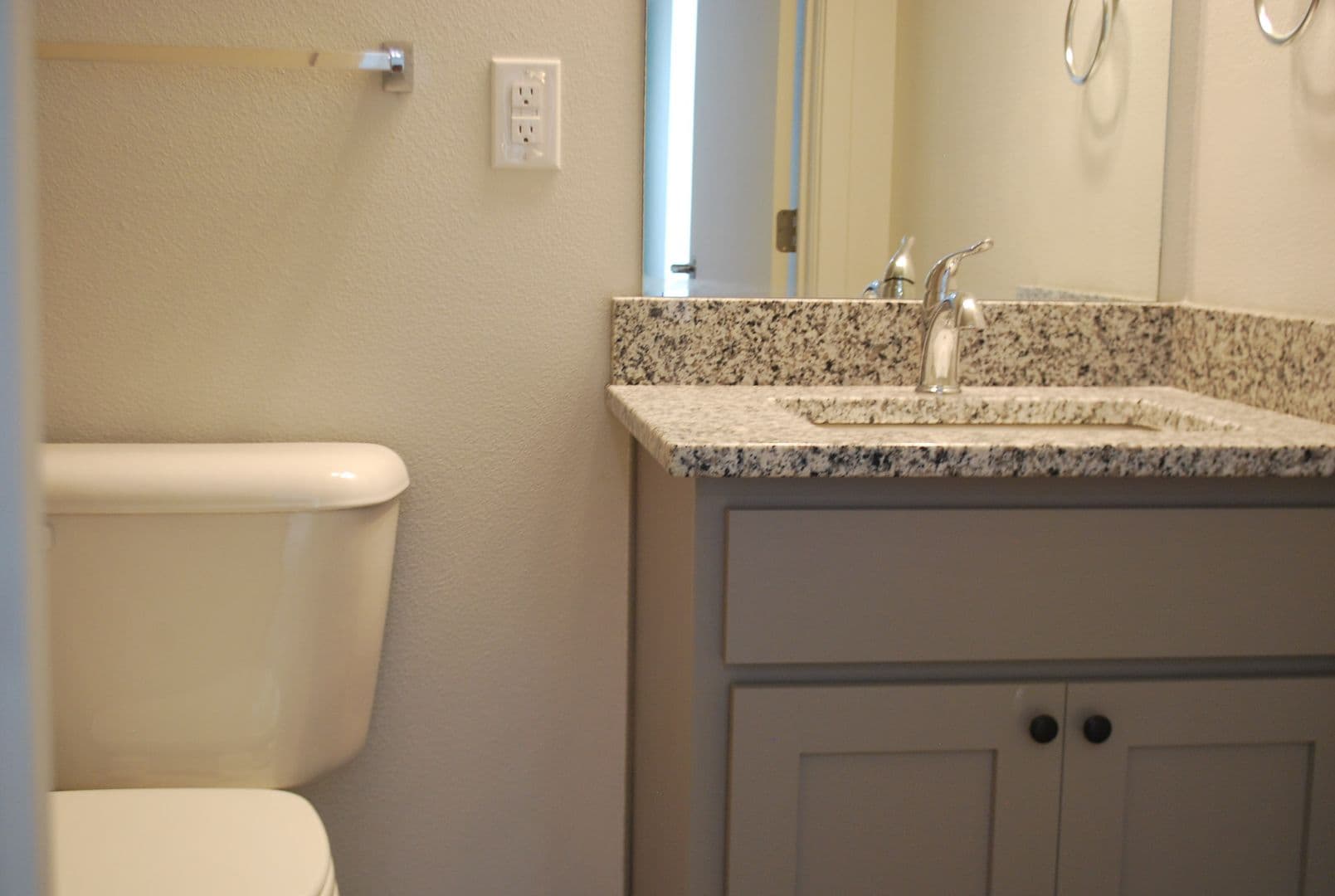 Des Moines Apartment: 1219 34th Street