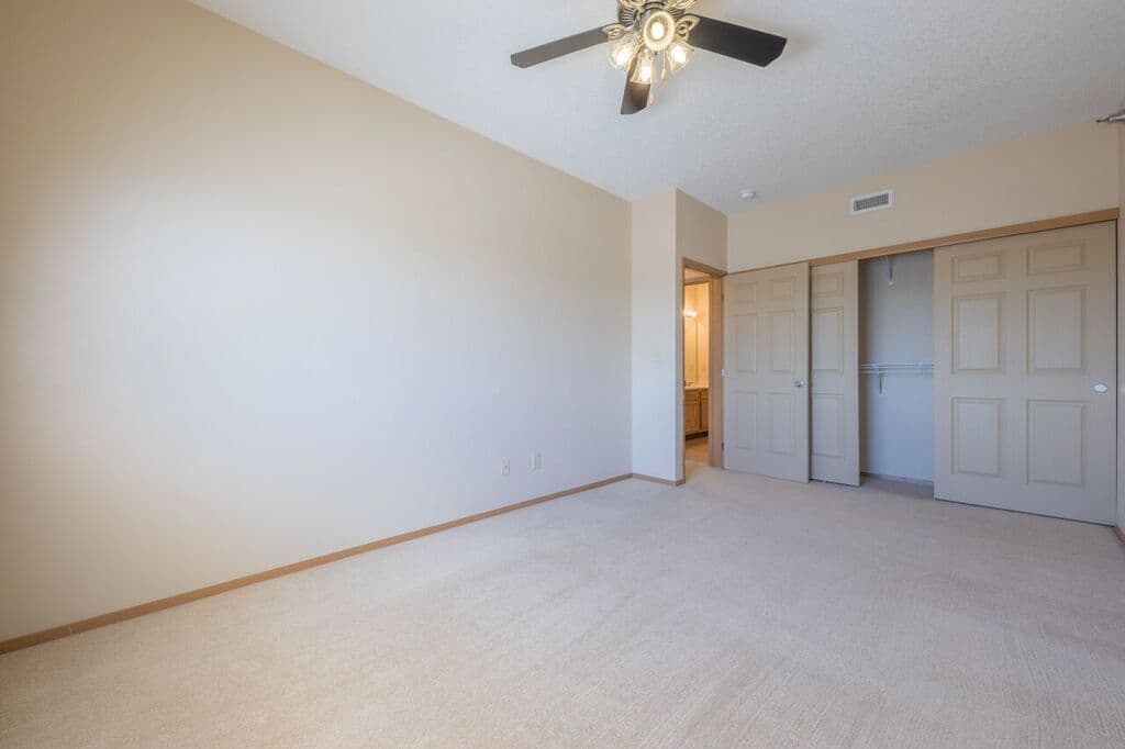 West Des Moines Apartment: 1813 Bennett Drive