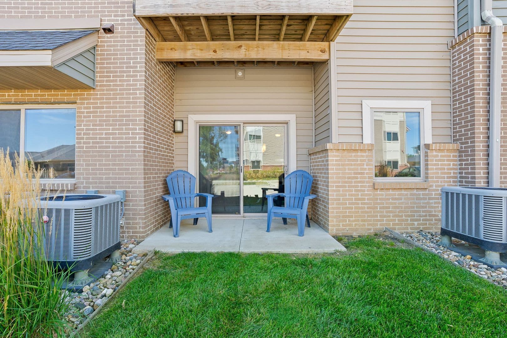 West Des Moines Apartment: 8350 Cascade Avenue